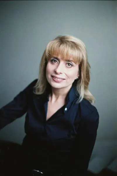 Dr Nadia Volf